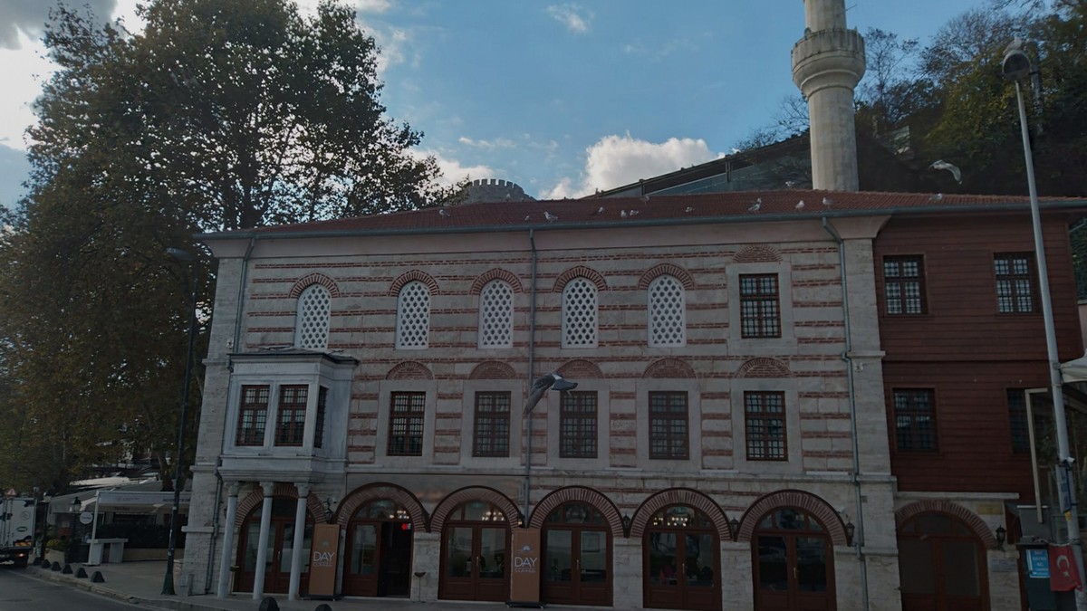 Cami altı kafeler