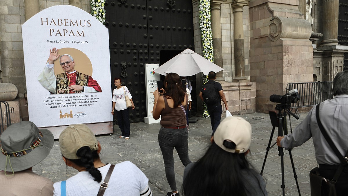 Peru'da Papa 14. Leo'ya yoğun ilgi