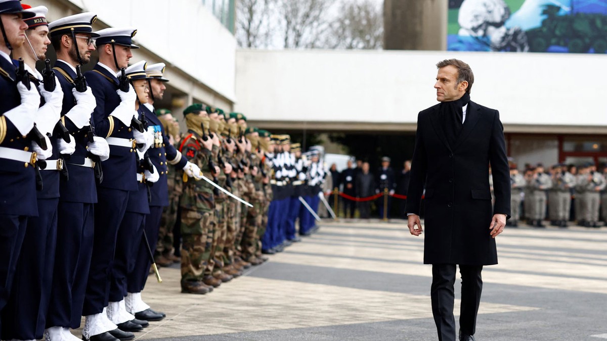 Asker Macron’a meydan okudu