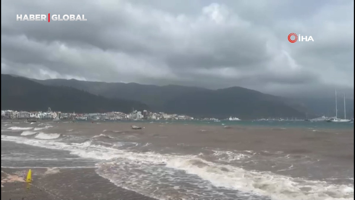 Marmaris’te fırtına çıktı