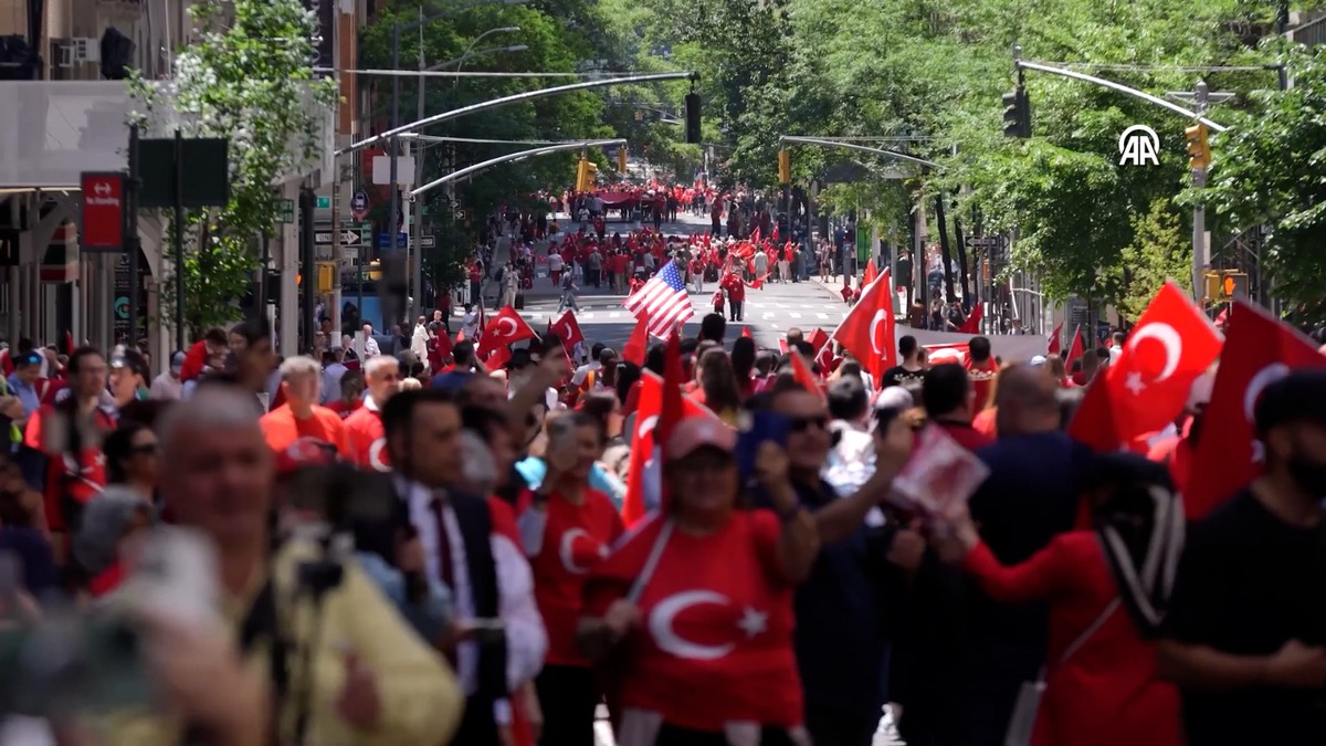 ABD'de "42. Türk Günü Yürüyüşü"