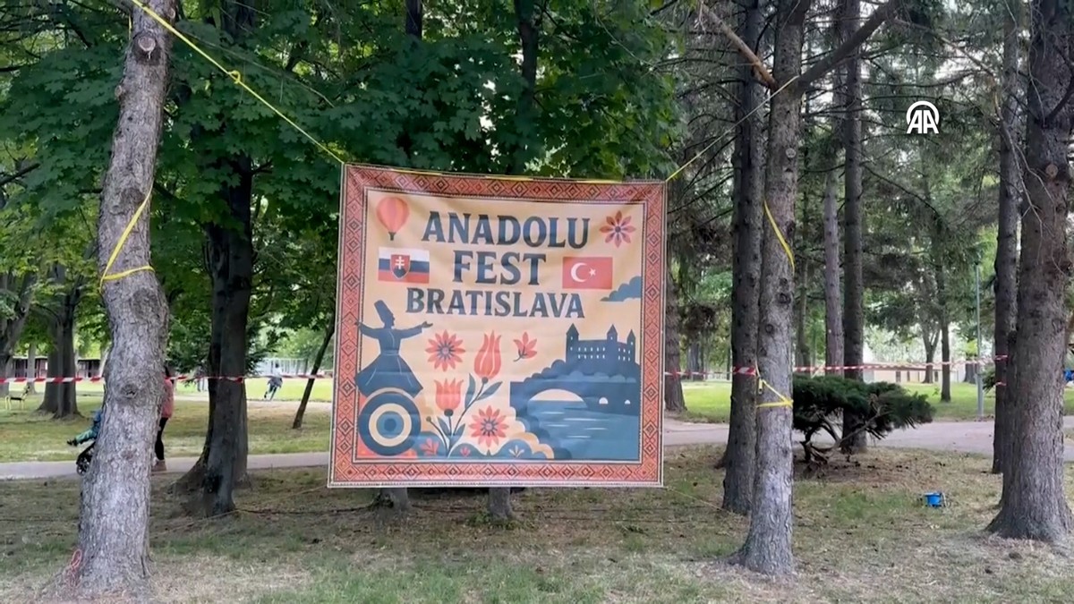 Slovakya'da Türkleri buluşturan "Anadolu Festivali" etkinliği