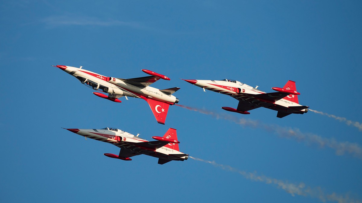 SOLOTÜRK'ten Giresun'da gösteri uçuşu