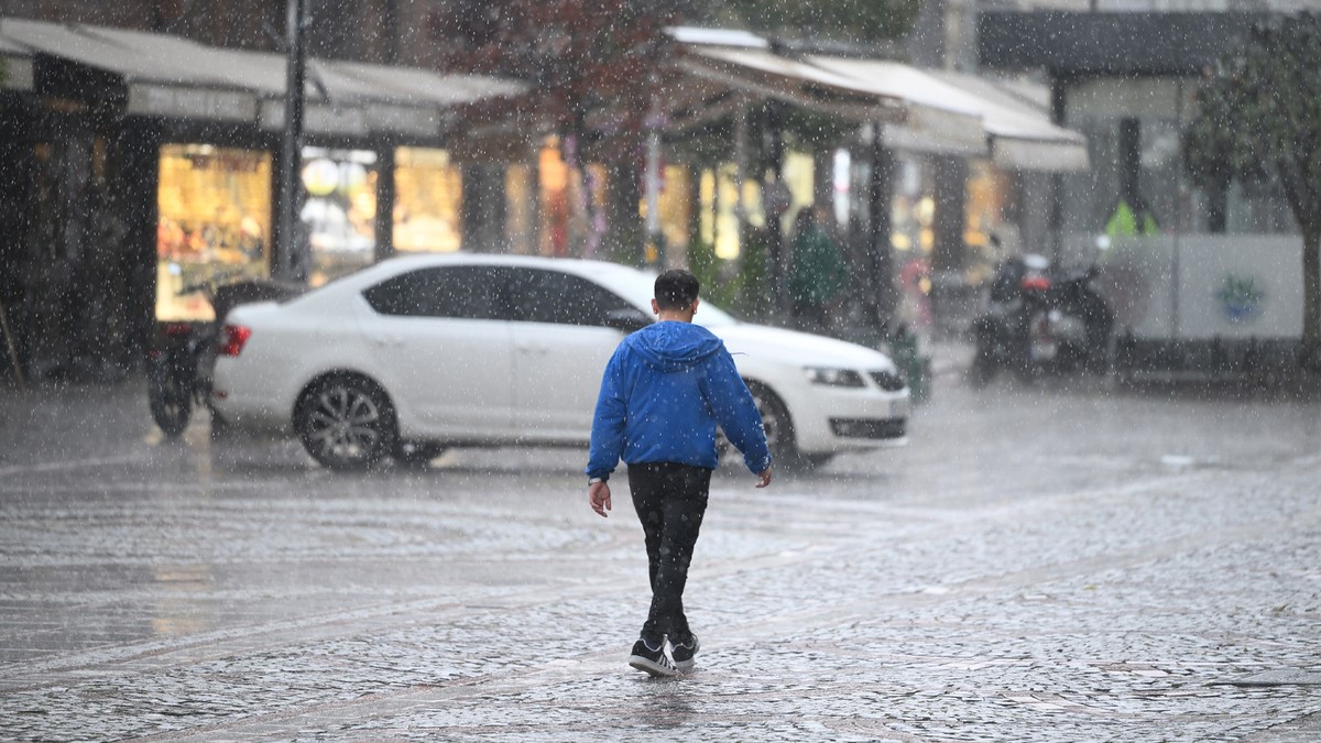 Meteoroloji gök gürültülü sağanak yağış için uyardı!