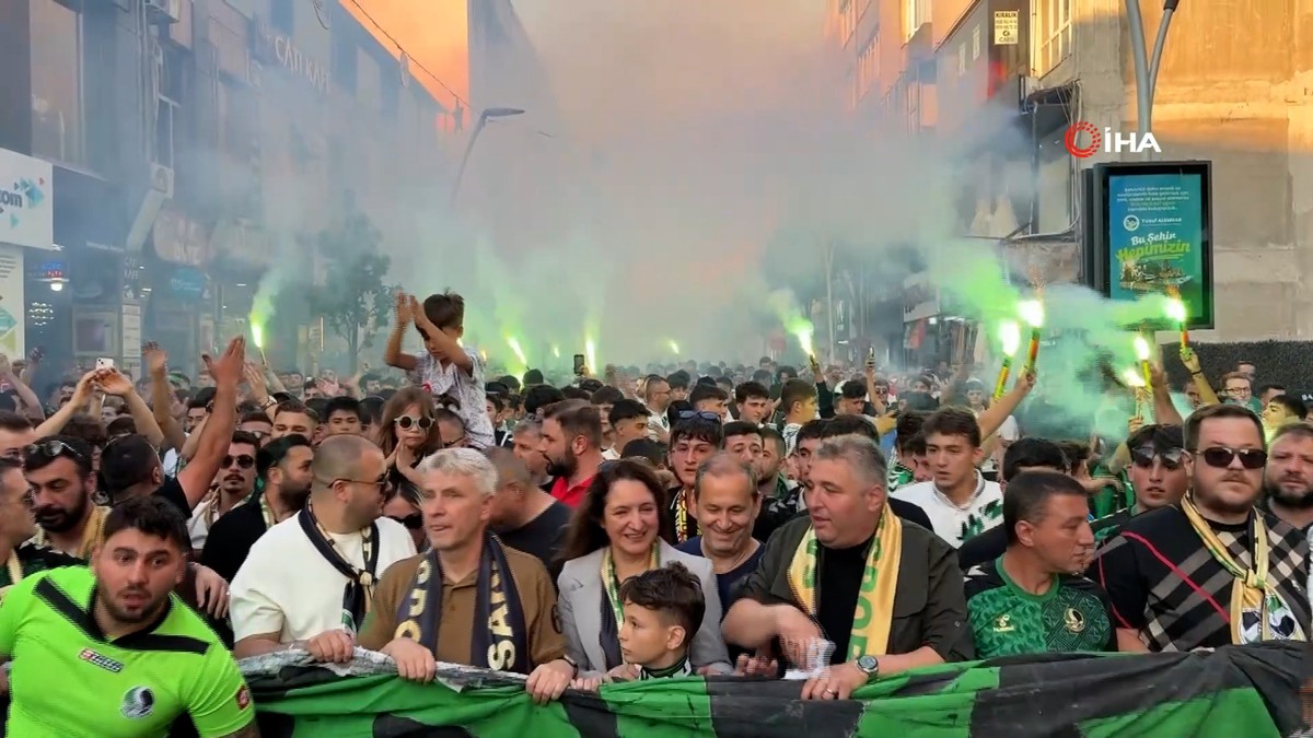 Sakaryaspor'un 60. kuruluş yıldönümünde görsel şölen