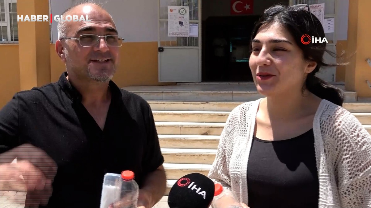 Mardin’de çiftçi baba, kızına destek için YKS sınavına kızı ile girdi