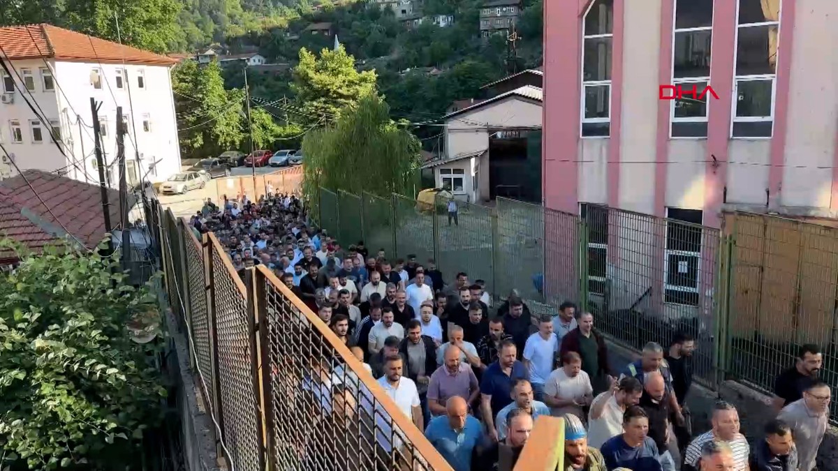 Madencilerden "zam teklifi" eylemi