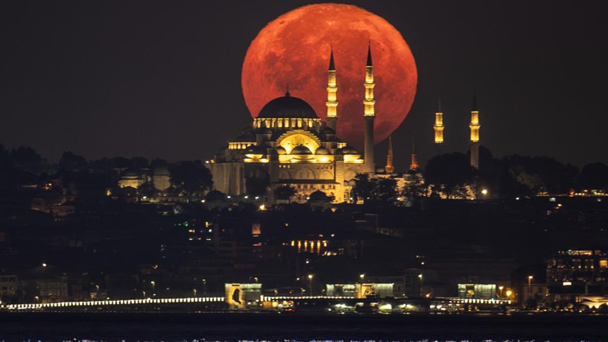 18.6 yılda bir oluyor... Bu gece yeniden yaşanacak!