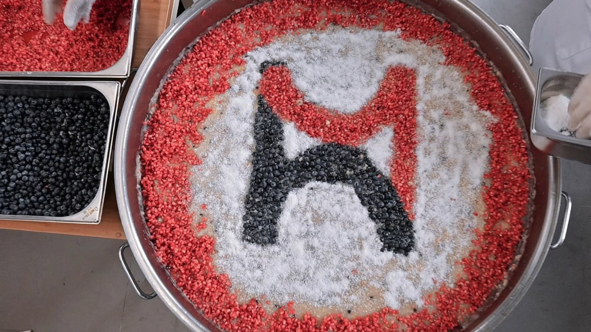 Hastanede vatandaşlara aşure ikramı