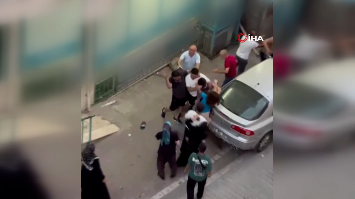 Kadın kasiyerle müşteri arasında kavga!