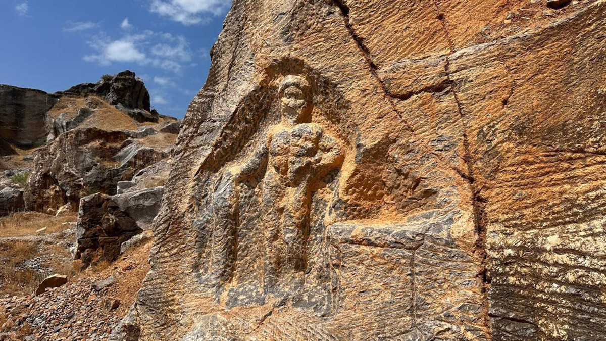 İki bin yıllık kabartmaya sahipsizlik darbesi