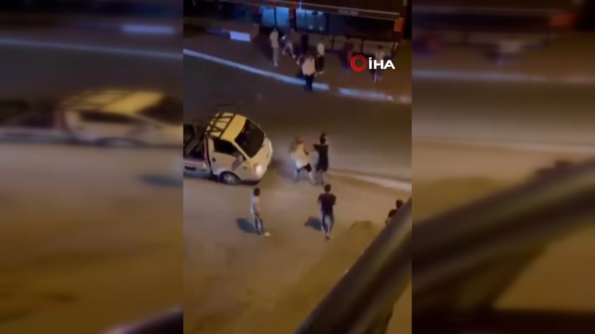 Kadınlara rahatsızlık verdiği iddia edilen şahsa meydan dayağı