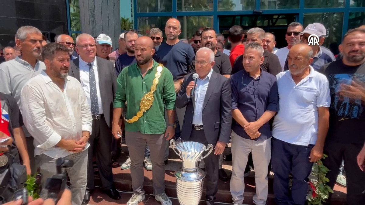 Kırkpınar Başpehlivanı Orhan Okulu'ya memleketinde coşkulu karşılama