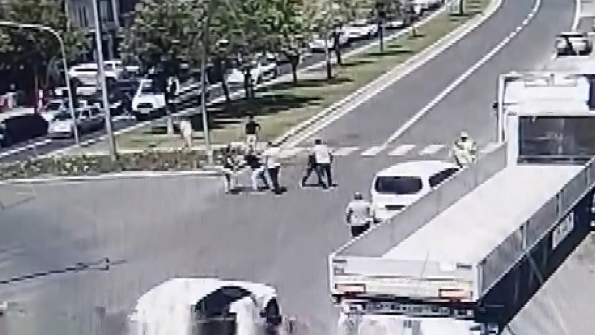 Trafikte ‘Niye yavaş gidiyorsun’ kavgası