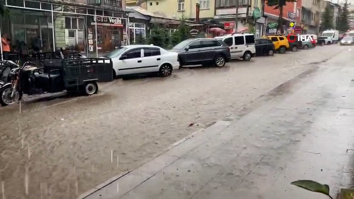 Sarıkamış’ta sağanak yağmur