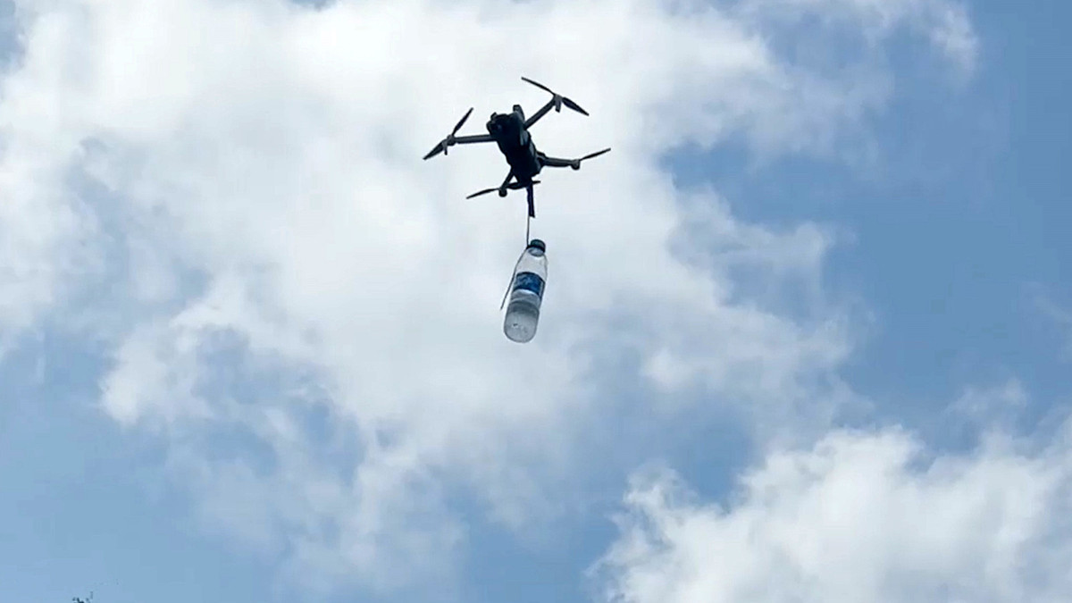 Dron ile çay bahçesine su servisi