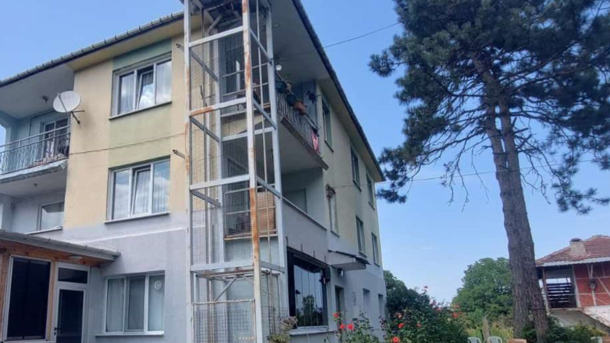 Halatı kopan asansör sonu oldu