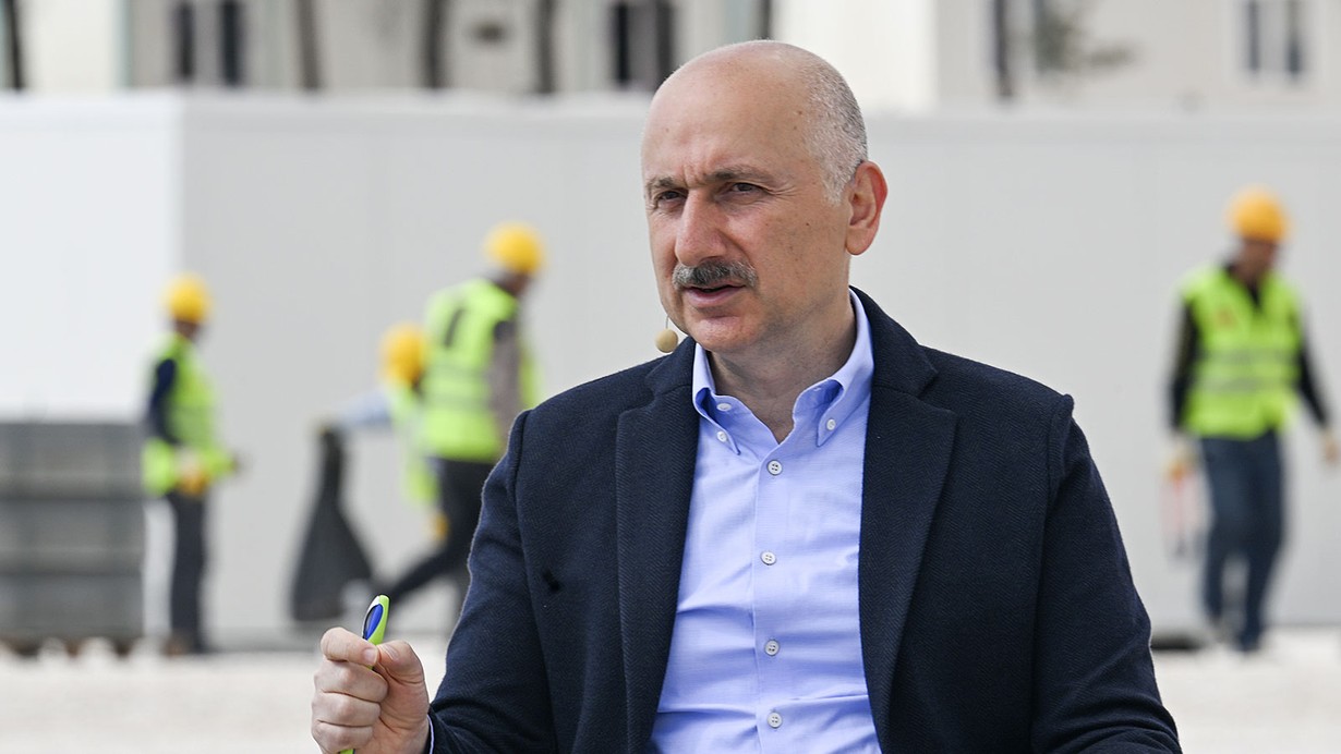Bakan Karaismailoğlu: Deprem bölgesinde 830 bine yakın insanı taşıdık