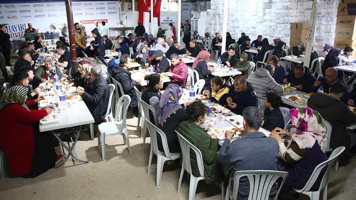 Deprem bölgesindeki 6 ilde ilk sahur yapıldı