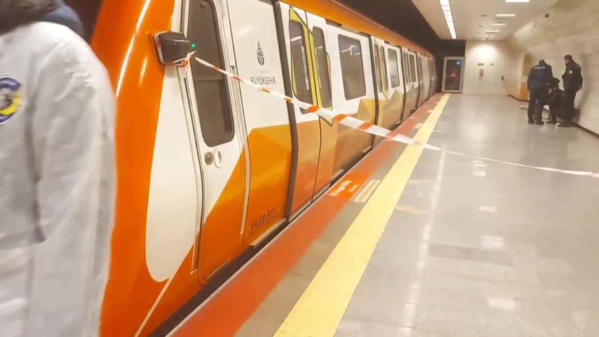 Ayrılık Çeşmesi Metro İstasyonu'nda intihar
