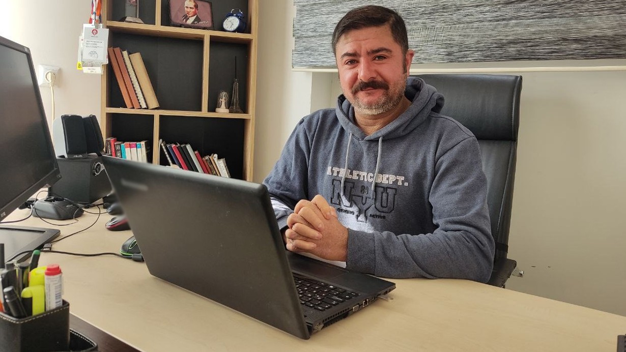 Kafasına göre 'gün' icat ediyor! Dünya TT listesine ilk sıradan giriyor: Karizma Günü, Çiçek Verme Günü, Kilo Verme Günü...