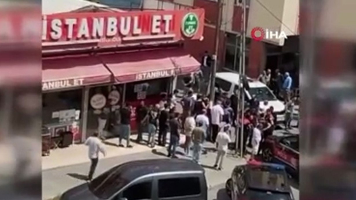 İstanbul'da silahlı çatışma çıktı: Olay yerine çok sayıda ekip sevk edildi