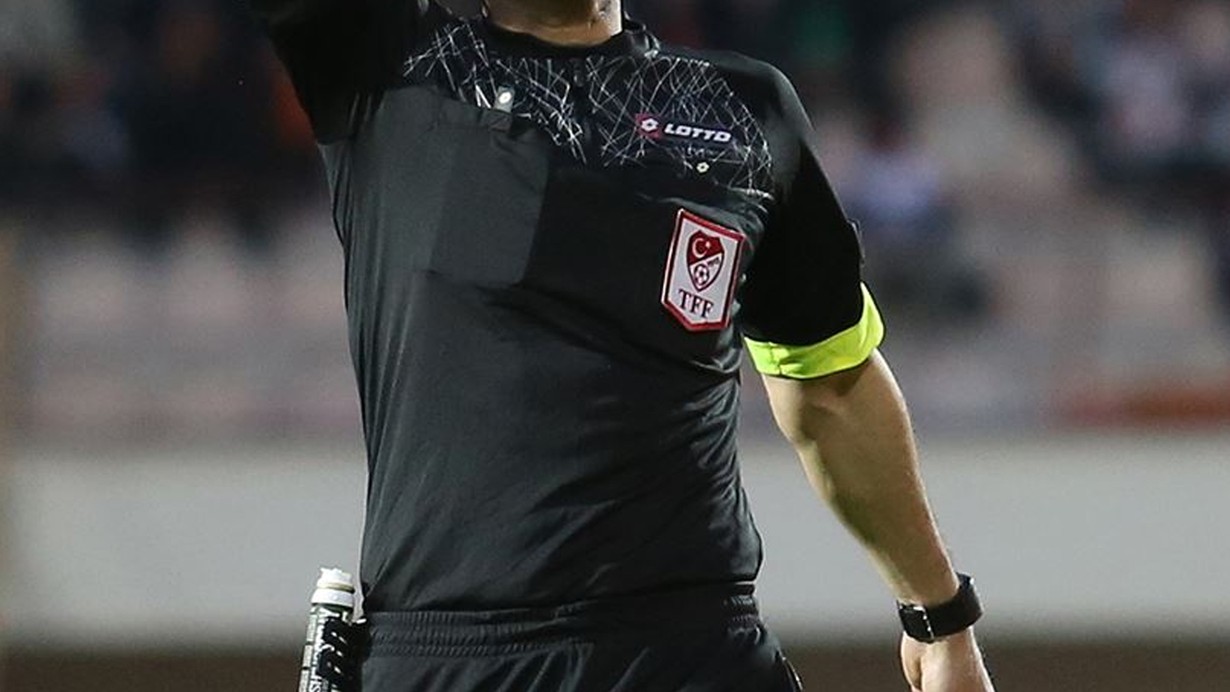 Süper Lig'de ilk hafta maçlarını yönetecek hakemler açıklandı