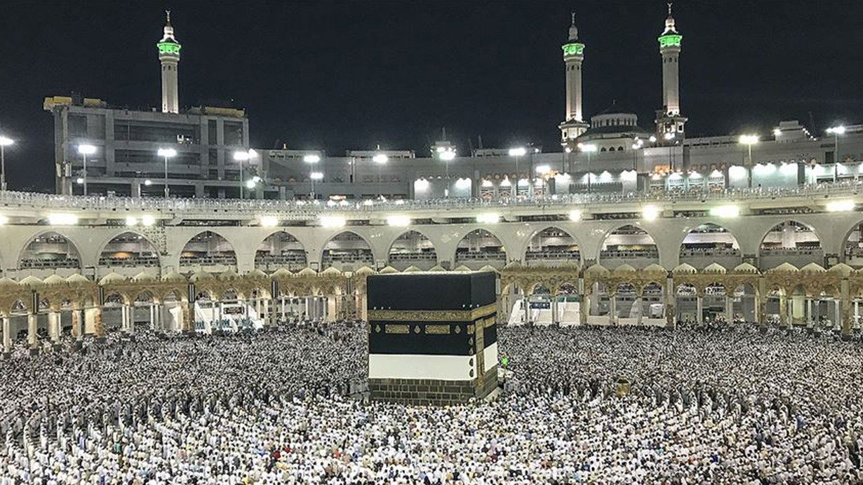 Suudi Arabistan, menenjit aşısı zorunluluğunu askıya aldı