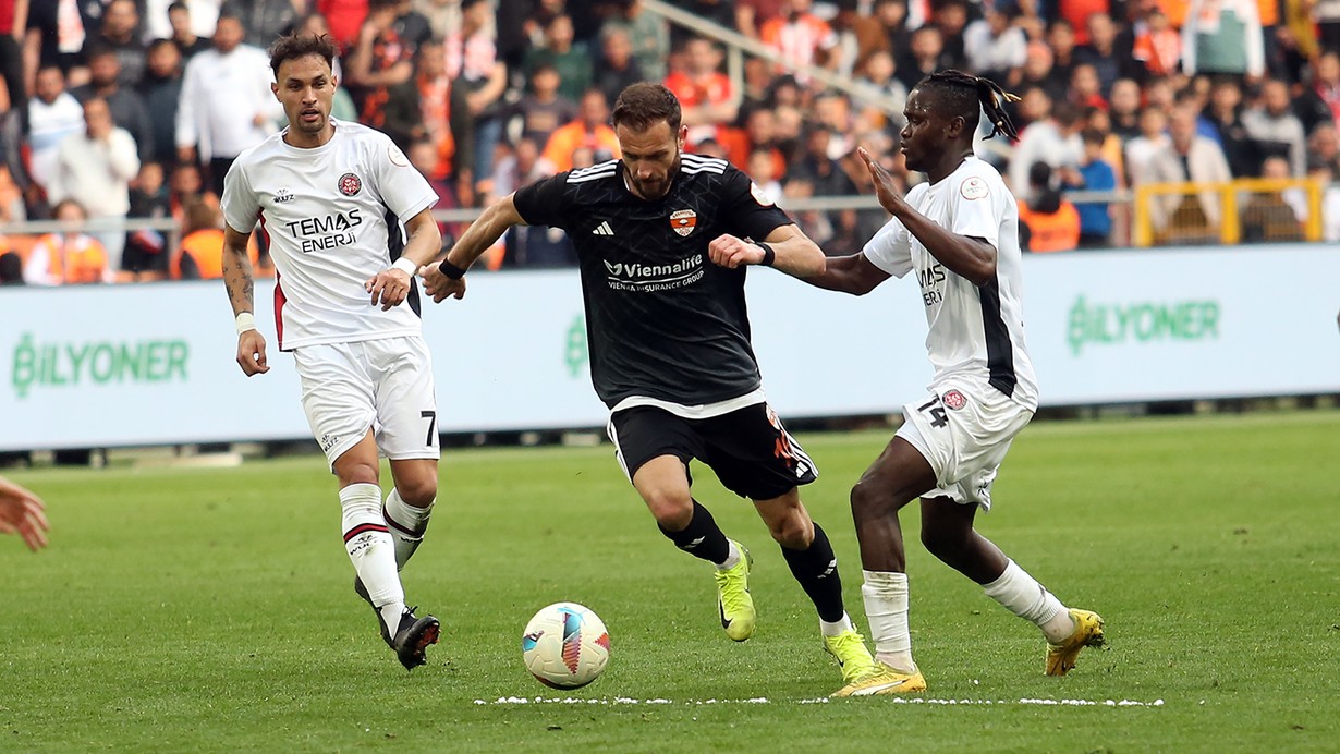 Fatih Karagümrük, Adanaspor'u yenerek zirve takibini sürdürdü