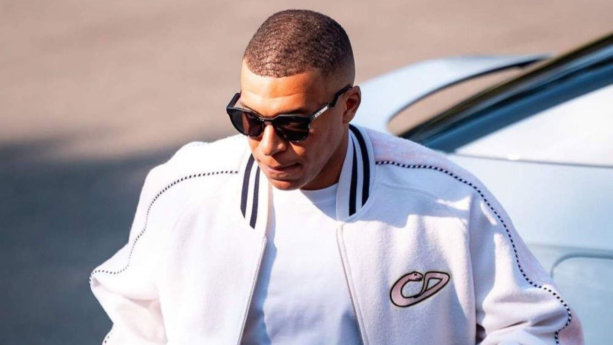 Mbappe'nin 3 bin euro'luk eşofman üstü olay oldu!