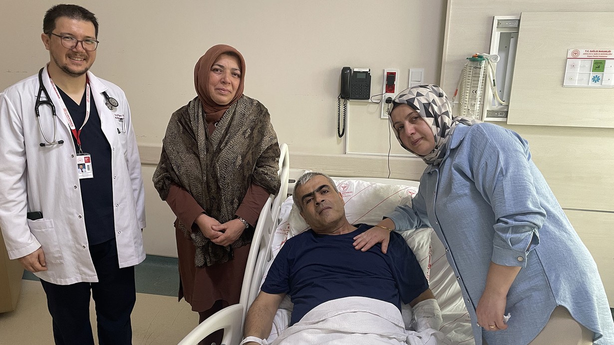 Bir saat süren kalp mesajıyla hayata yeniden döndü