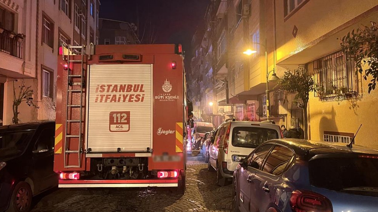 İstanbul'da kılıf imalathanesinde yangın paniği