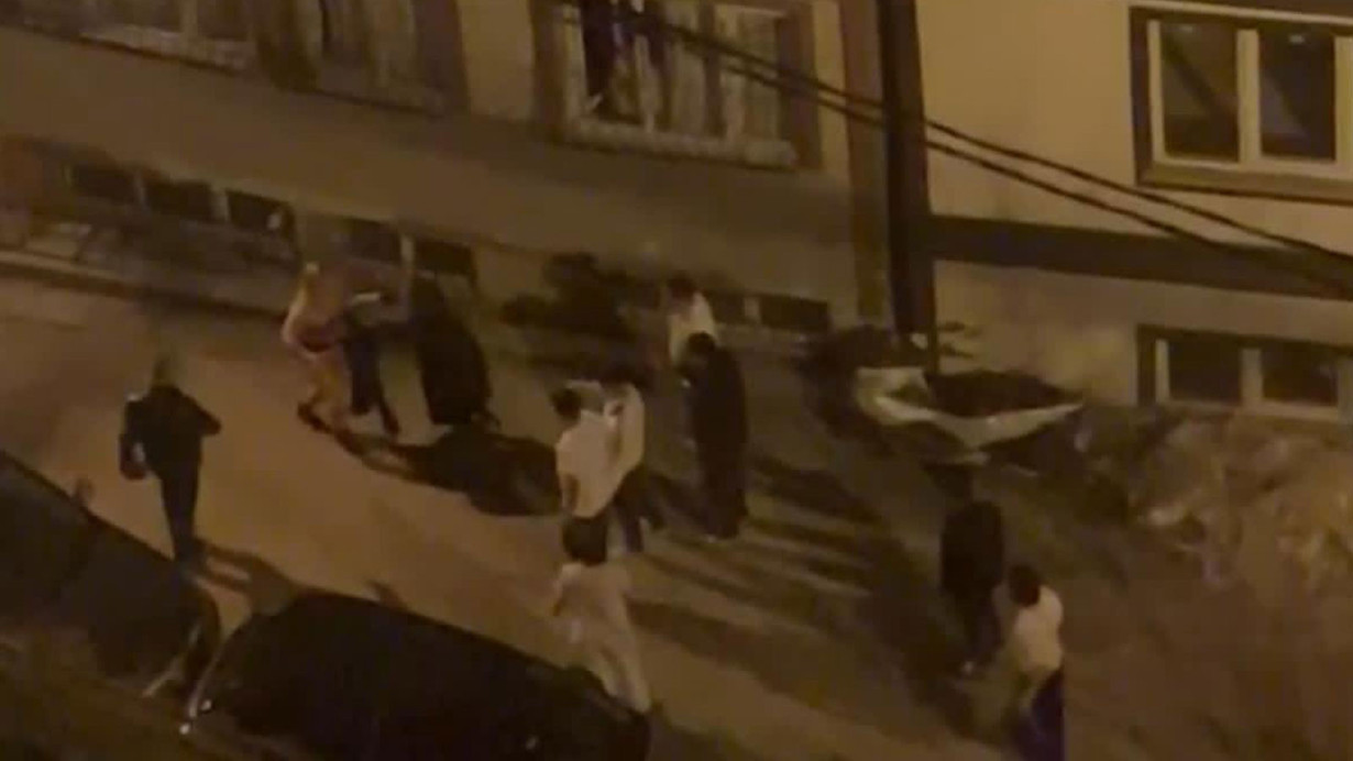 Sokakta şiddete uğrayan kadına hemcinslerinden iğrenç sözler: "Vur hak etti"