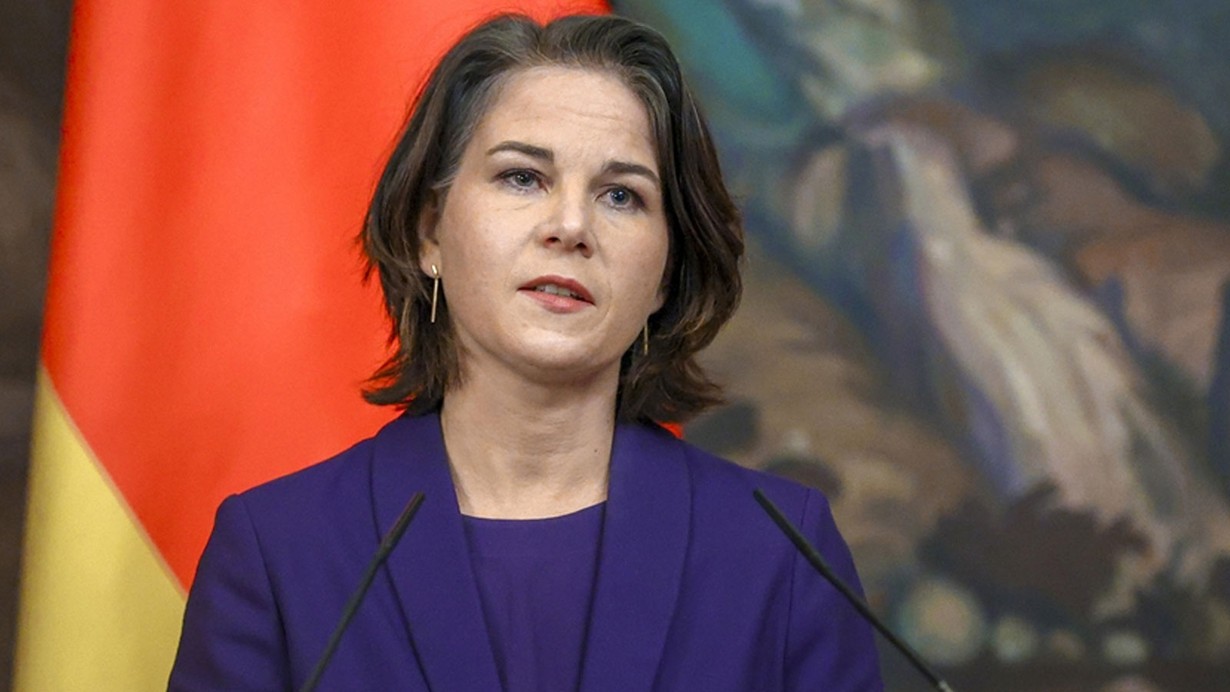 Almanya Dışişleri Bakanı Baerbock, Macaristan'ın UCM'den ayrılma kararını eleştirdi