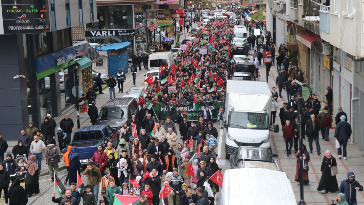 Karadeniz'de İsrail'in Gazze'ye saldırıları protesto edildi