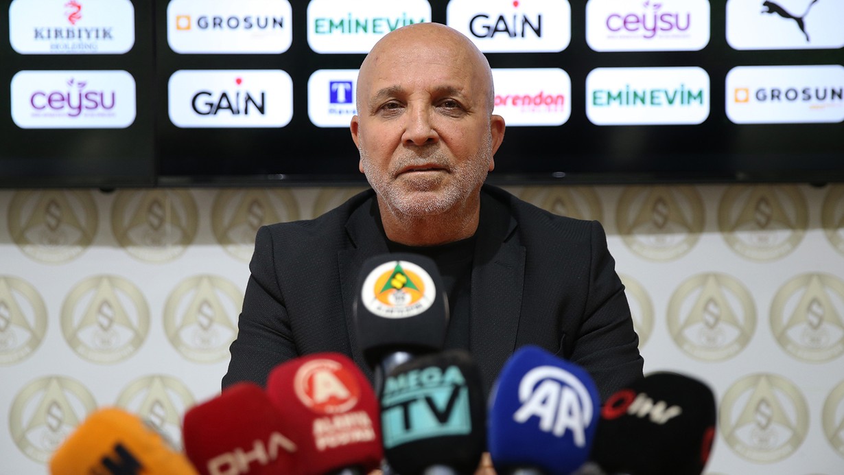 Alanyaspor Başkanı Hasan Çavuşoğlu: "Alanyaspor'u zor gününde bırakmayız"