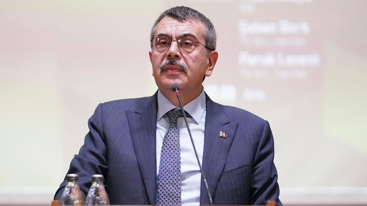 Bakan Tekin'den proje okullarına atama tartışmasıyla ilgili açıklama