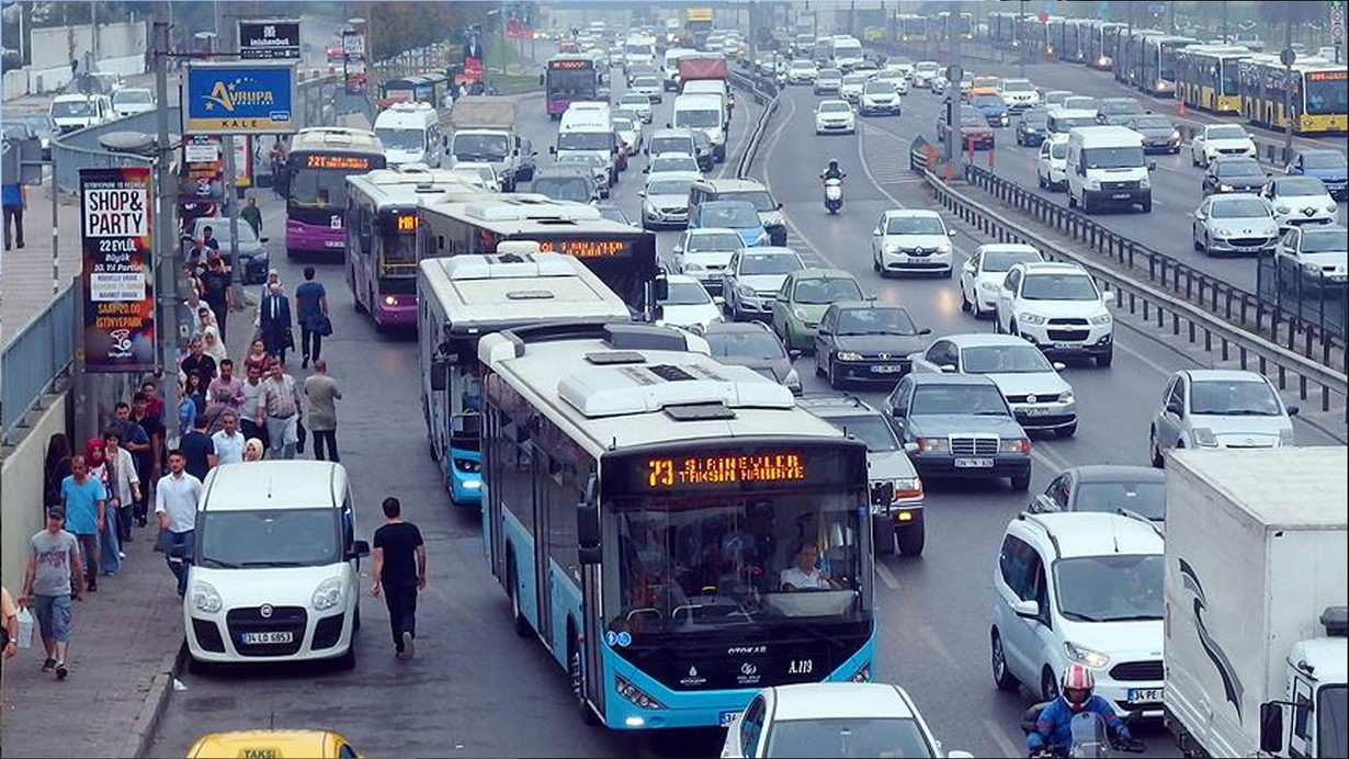 İstanbul'da özel halk otobüsleri 'sefer durdurma' kararı aldı