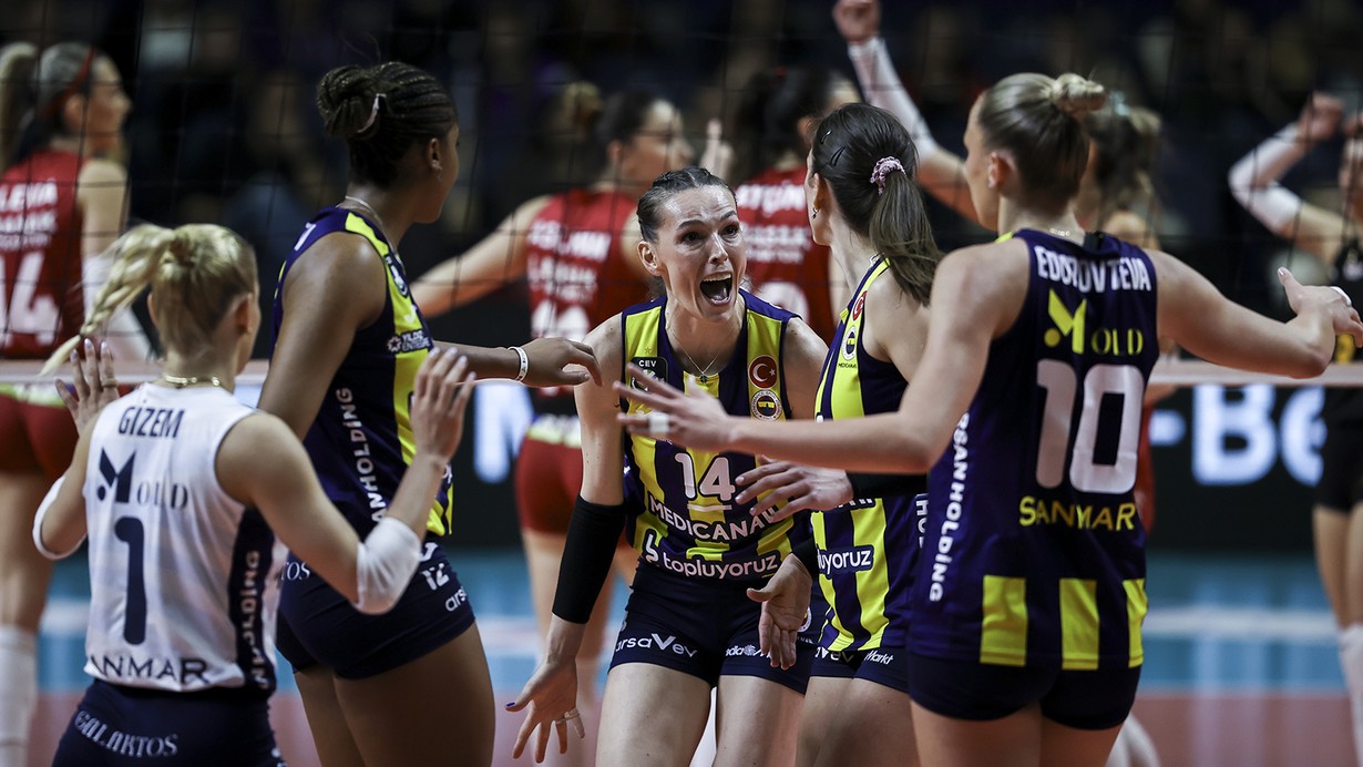 Sultanlar Ligi'ndeki derbide Fenerbahçe'den müthiş geri dönüş