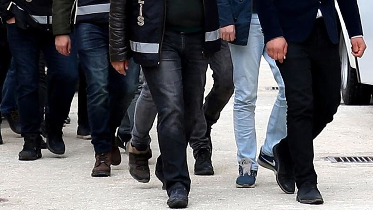 Van'da terör örgütlerine yönelik soruşturmalarda 24 şüpheli yakalandı
