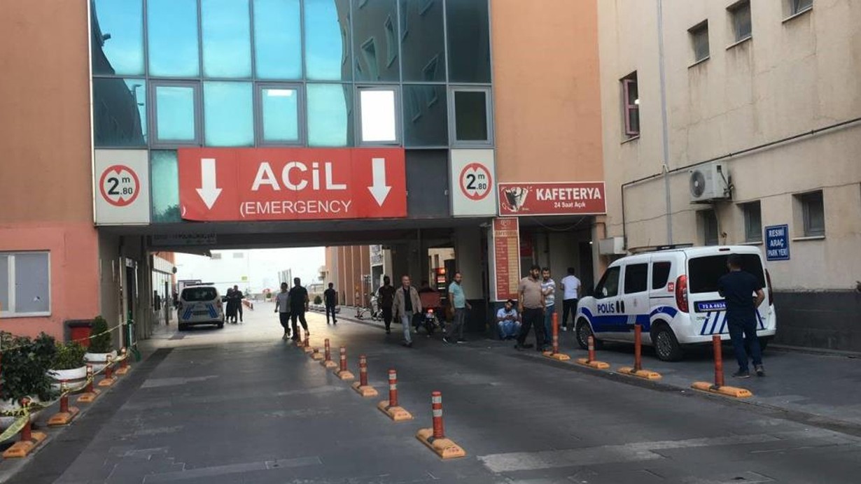 Dengesini kaybedip merdivenlerden düşen adam hayatını kaybetti