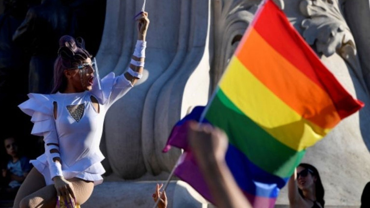 Macaristan'da LGBT faaliyetleri yasaklandı!