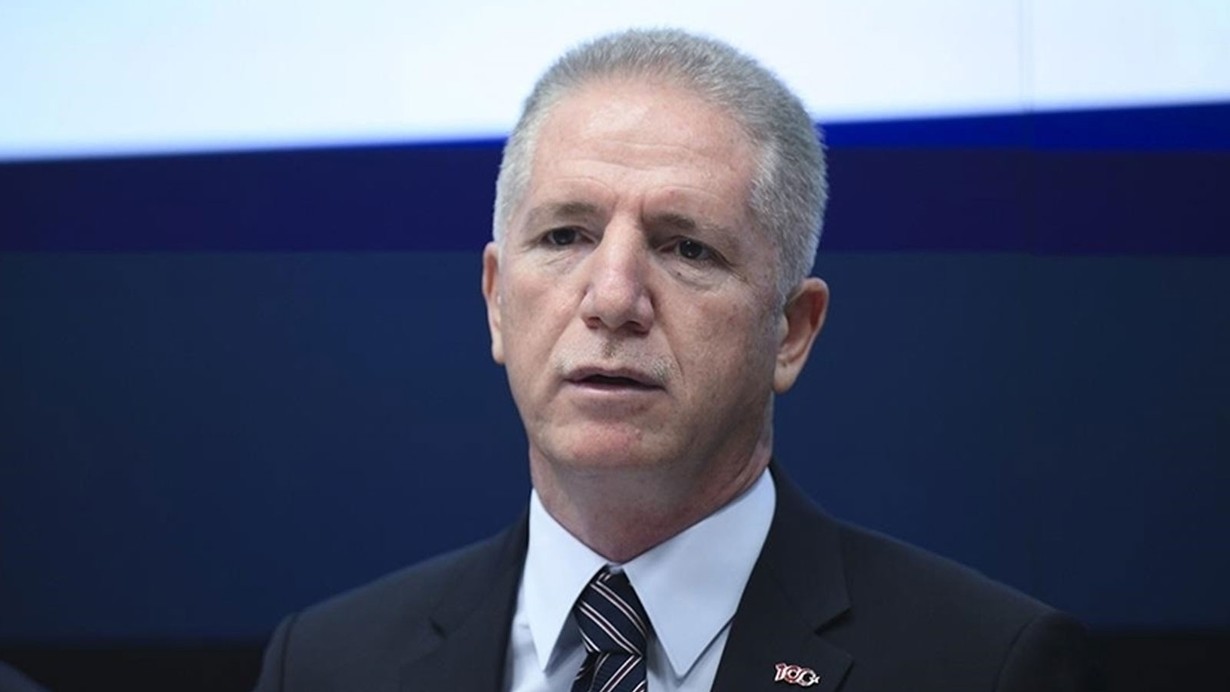 Vali Gül'den sosyal medya paylaşımı: Gençleri provakasyonlara karşı dikkatli olmaları yönünde uyardı