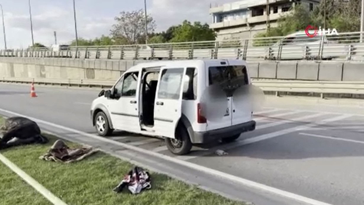 Ata çarpan polis otosu kaza yaptı: 2 polis yaralandı