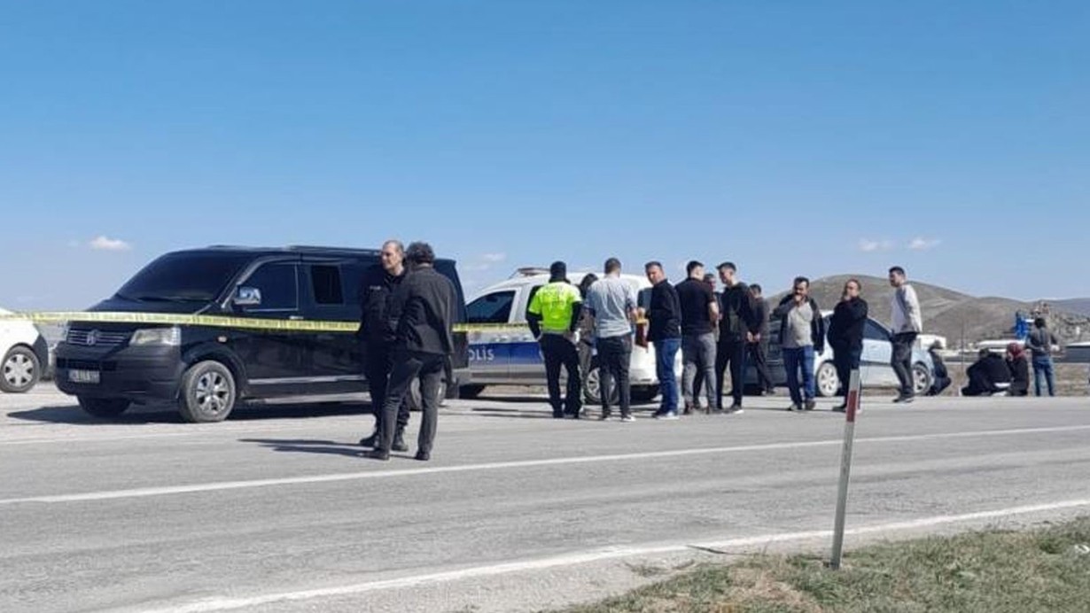 Bir kişi araç içinde ölü bulundu: Ekipler harekete geçti