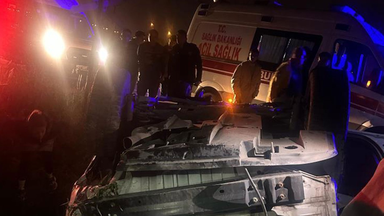 Otomobil şarampole devrildi: 1 ölü, 3 yaralı