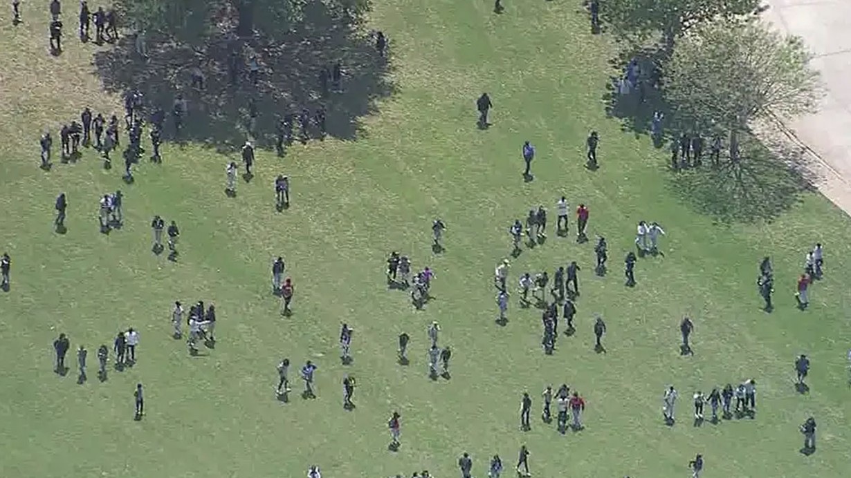 Texas’ta lisede silahlı saldırı: 4 yaralı