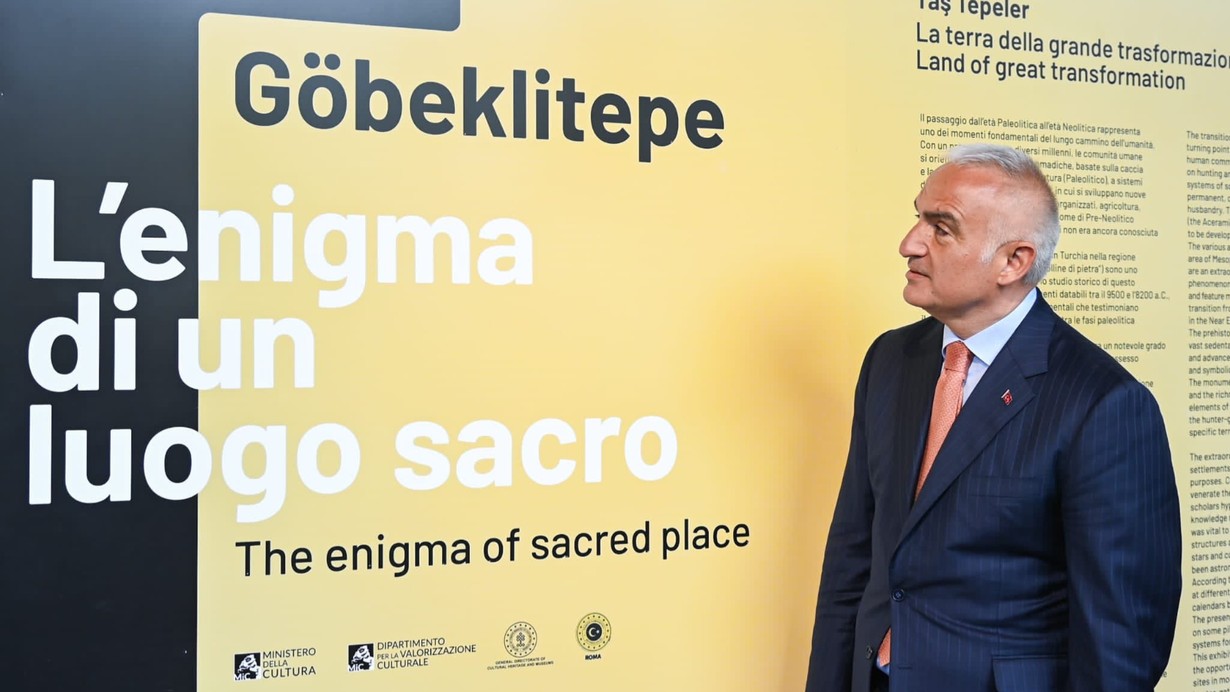 Bakan Ersoy'un katılımıyla Roma Kolezyumu'nda 6 milyon ziyaretçili final: Göbeklitepe sergisi tarihe geçti