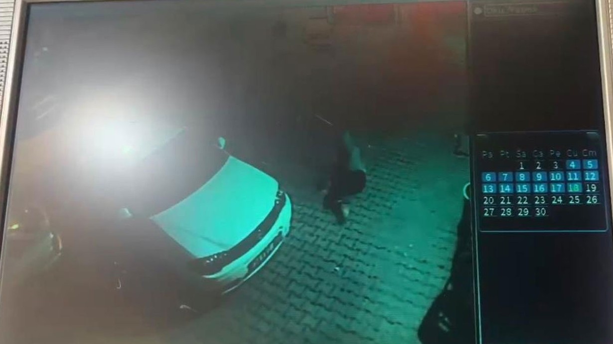 Esenyurt'ta genç kız 4'üncü kattan düştü