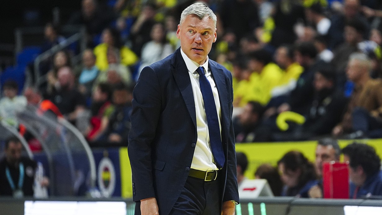 Fenerbahçe Beko Başantrenörü Sarunas Jasikevicius: "Böyle büyük maçlarda burası adeta yanıyor"